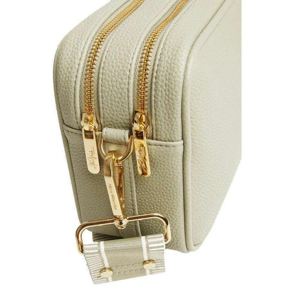 Alice Wheeler London Soho Camera Crossbody Bag - Pistachio Green - Image 4