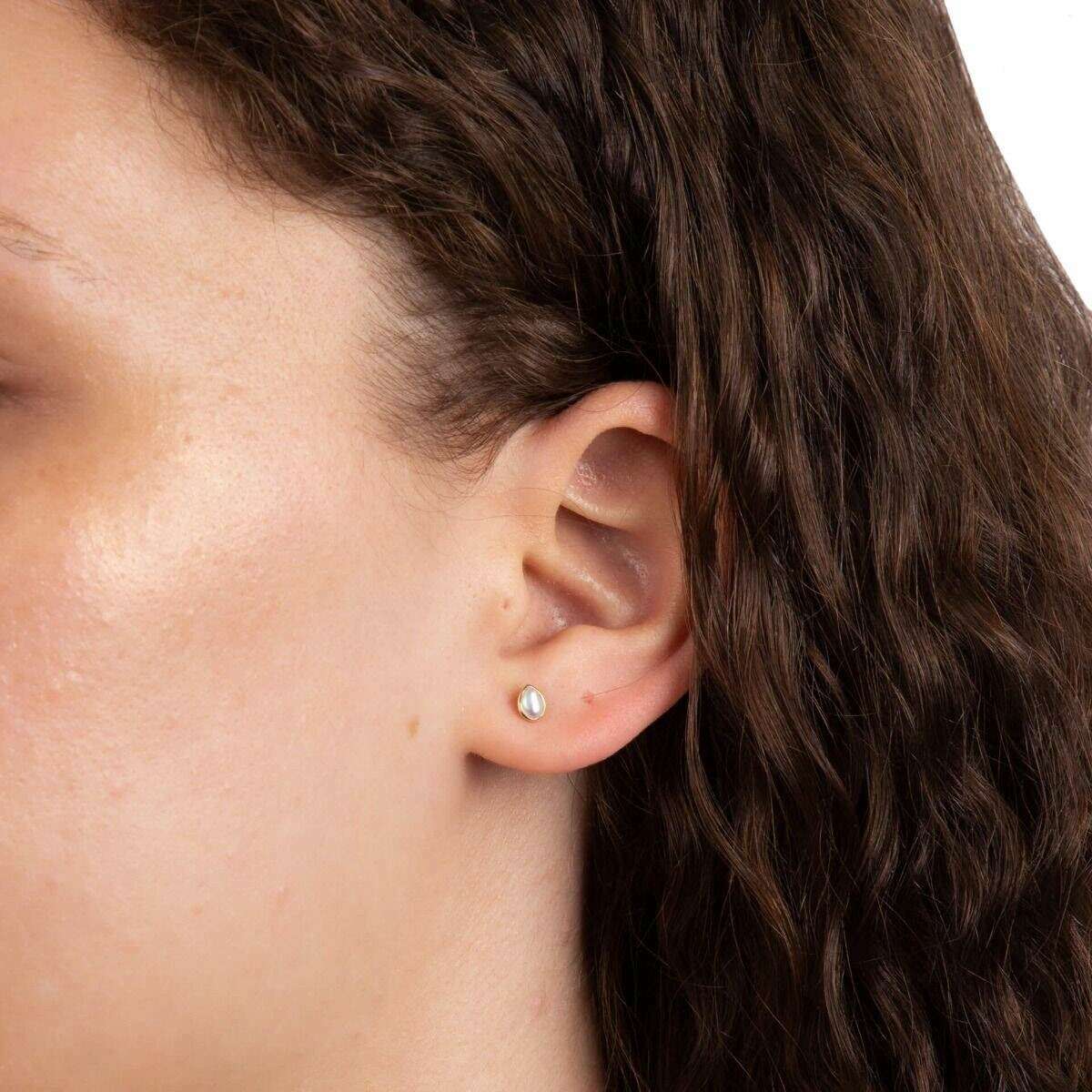 Beginnings June Semi-Precious Birthstone Earrings - Gold/Pearl - Image 2