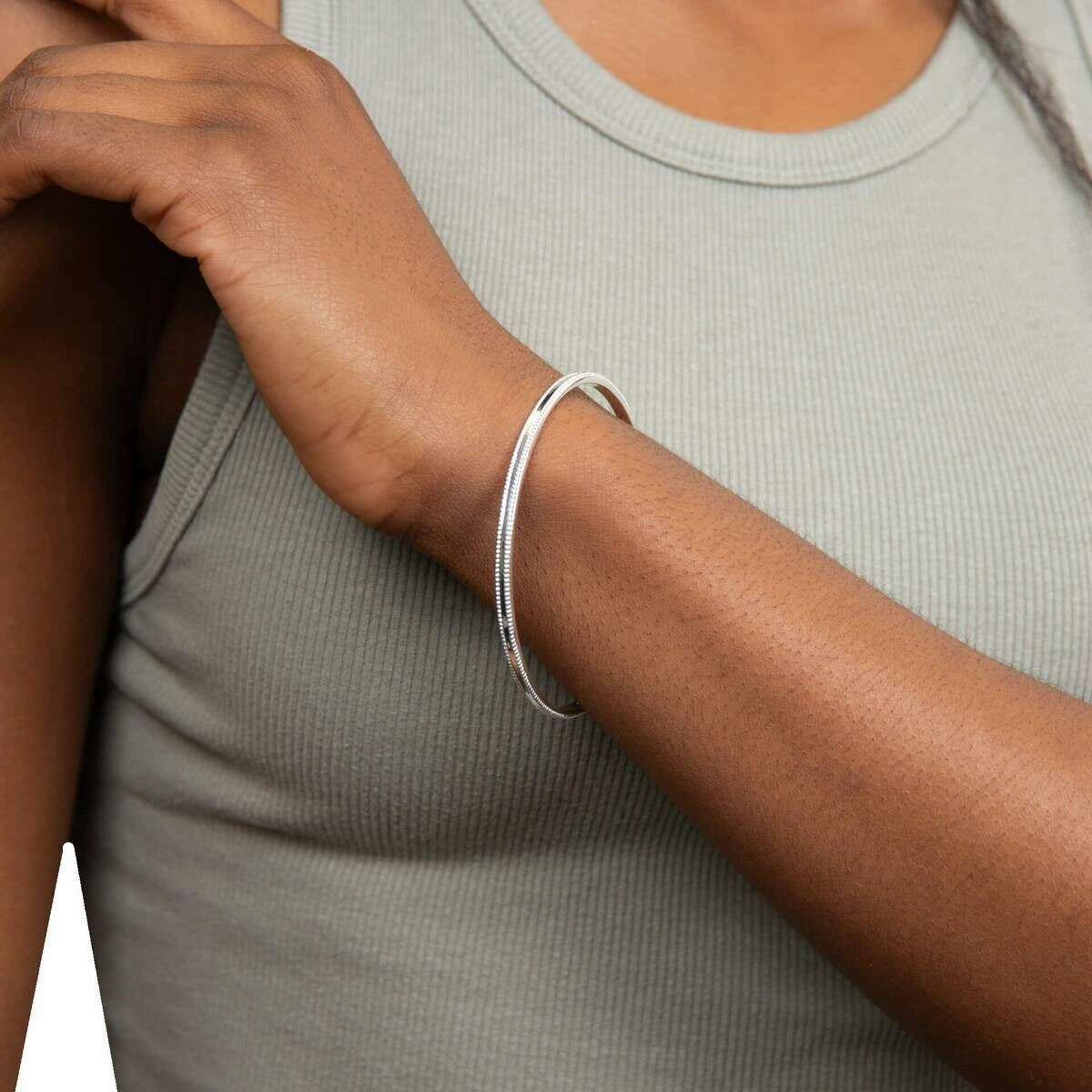 Beginnings Millegrain 3mm Bangle - Silver - Image 2