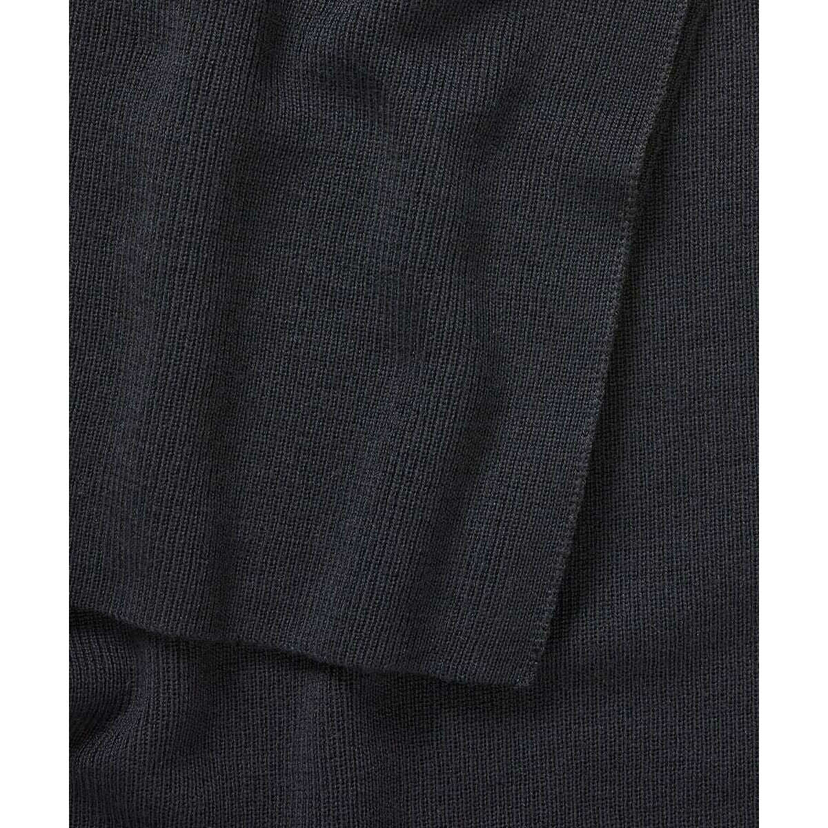 Falke Extra-Fine Merino Wool Scarf - Black - Image 3