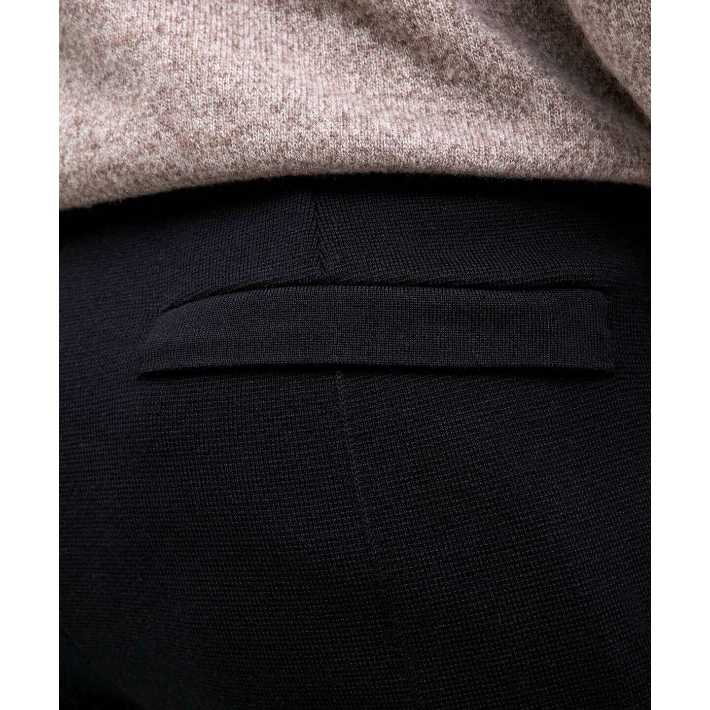Falke Merino Ultra-Fine Trousers - Black - Image 5