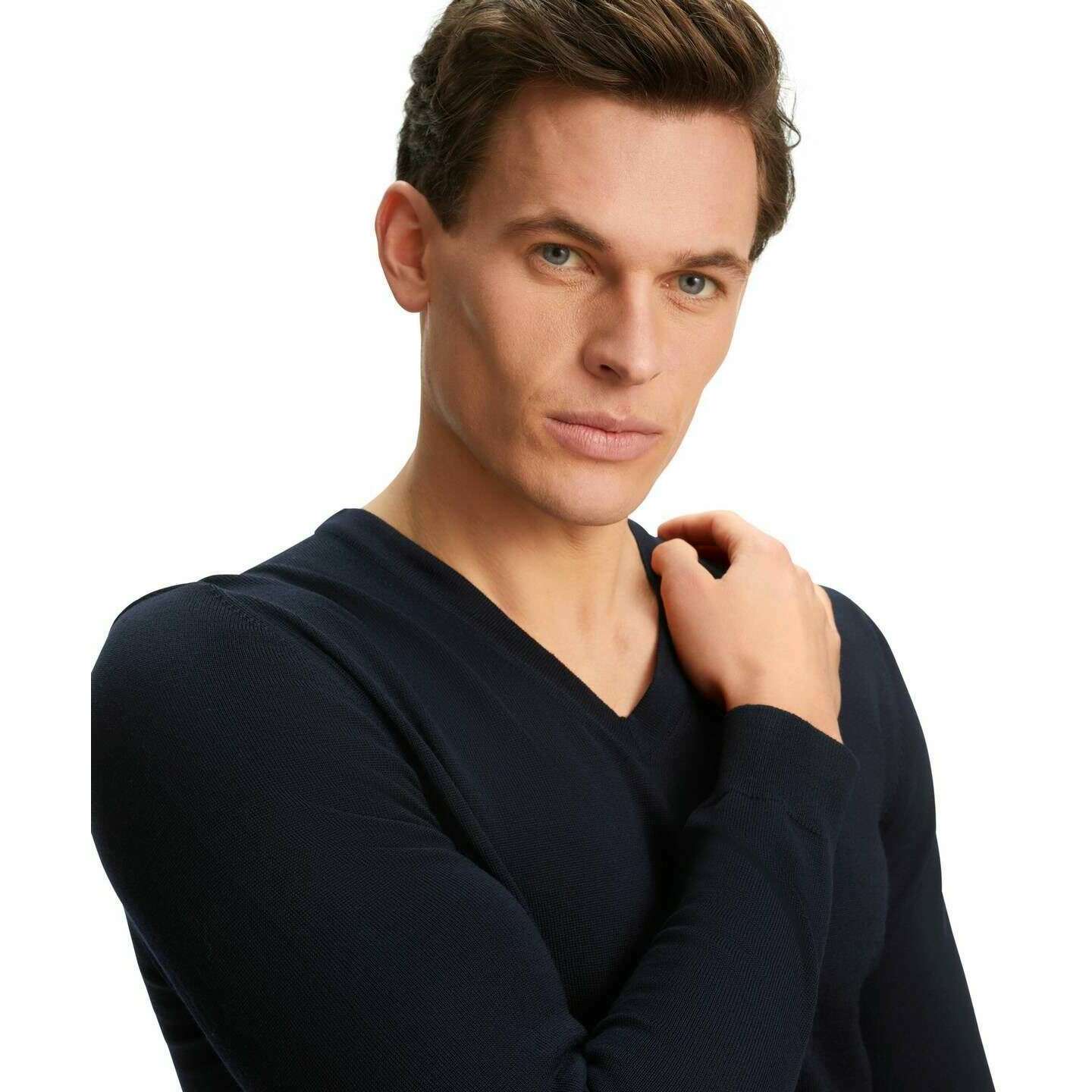 Falke Merino X-Fine V-Neck Sweater - Night Sky Navy - Image 5