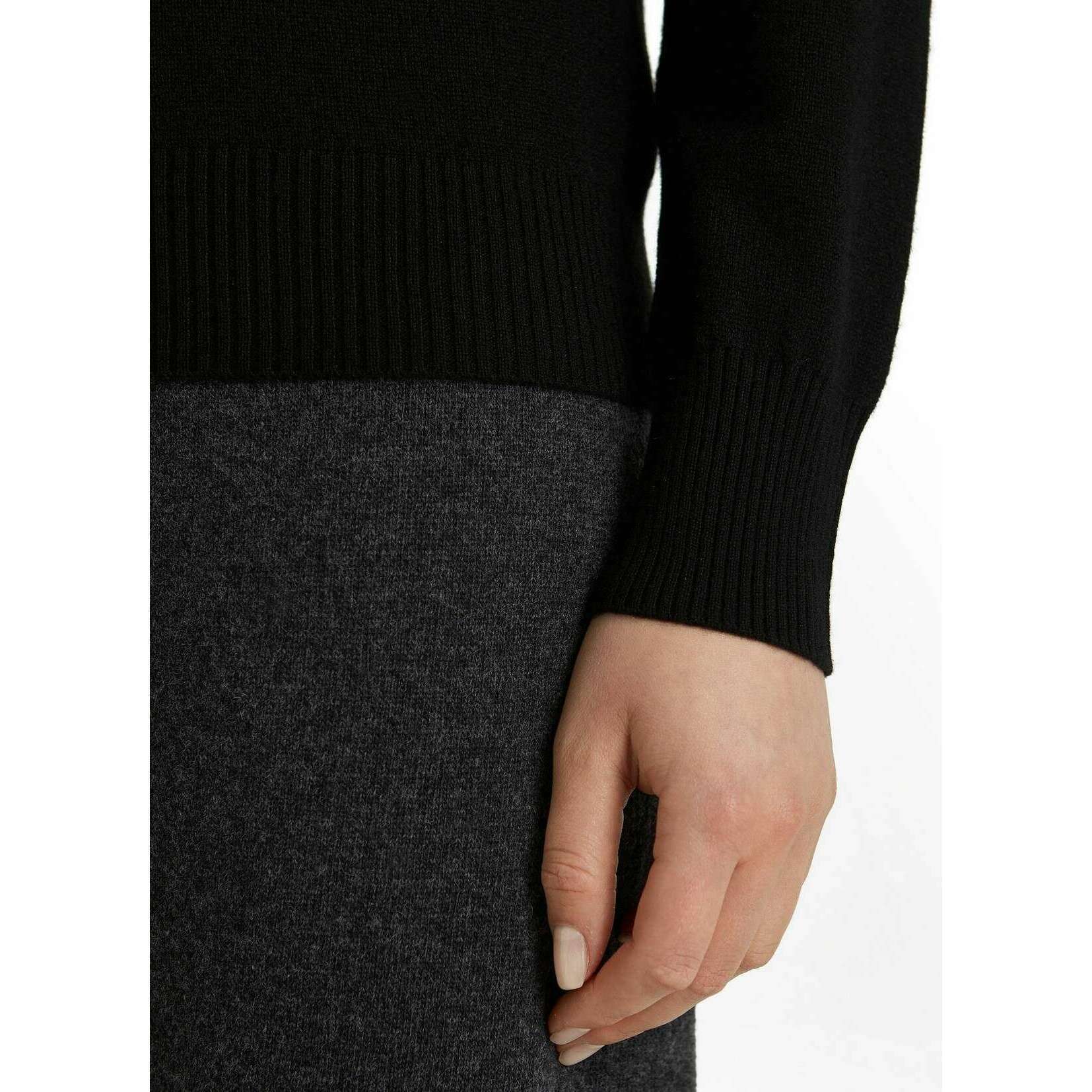 Falke Pure Cashmere V-Neck Sweater - Black - Image 5