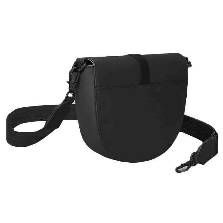 Gaston Luga Spläsh Moon Crossbody Bag - Black - Image 2