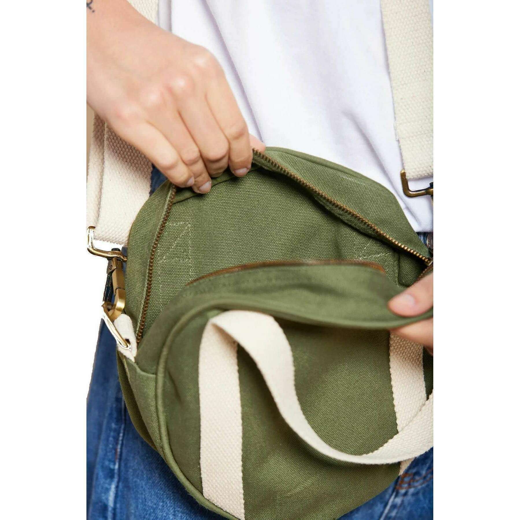 Hindbag Louis Round Crossbody Bag - Olive Green - Image 3