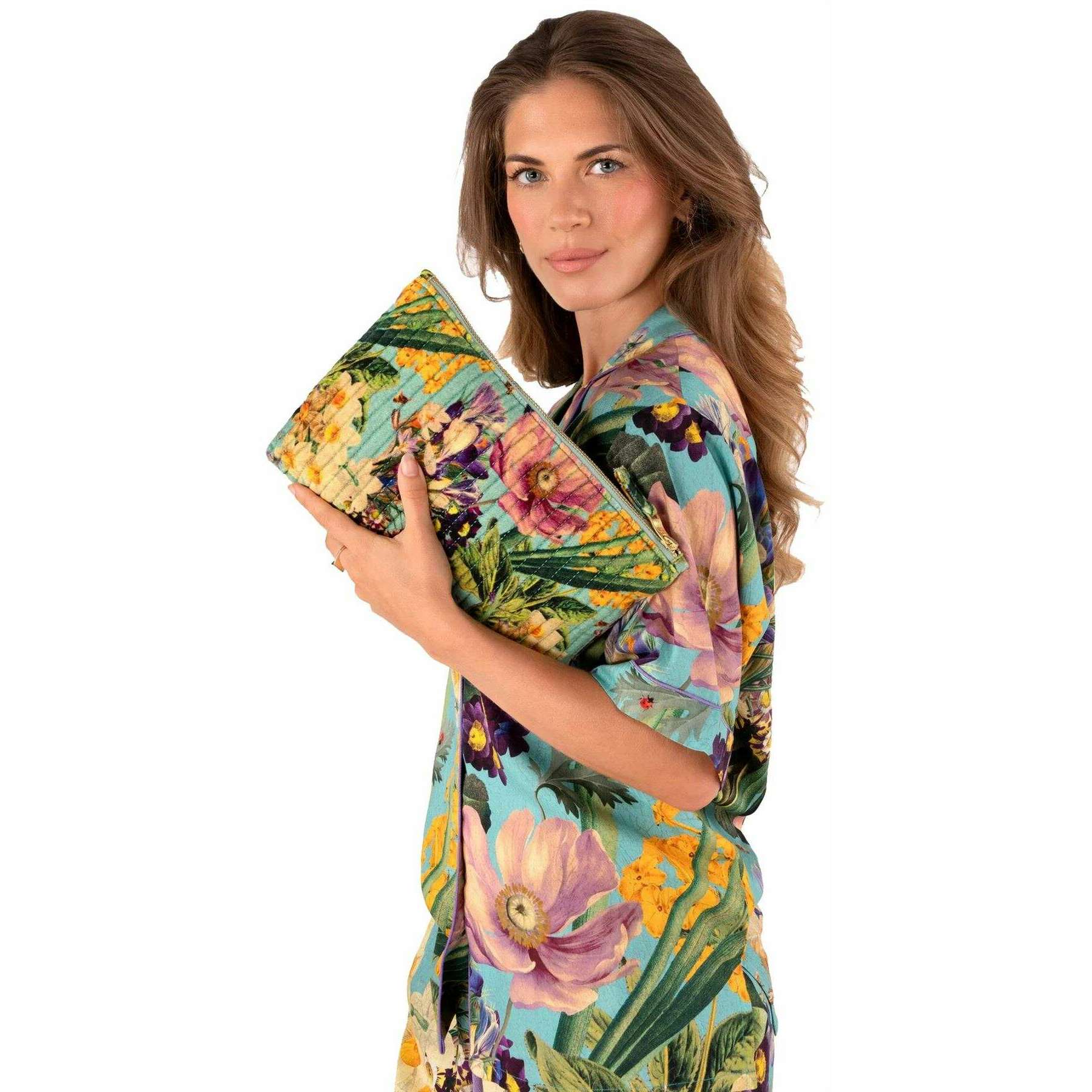 Powder Spring Flora Quilted Velvet Zip Pouch - Blue/Beige/Green - Image 3