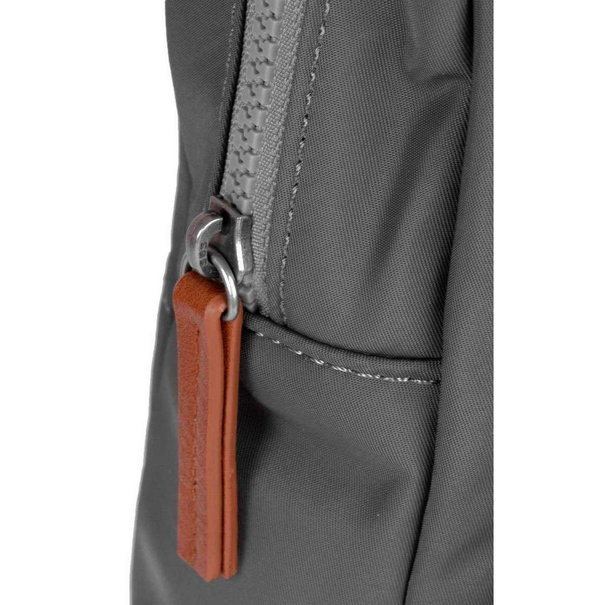Roka Willesden B Sustainable Nylon Scooter Bag - Graphite Grey - Image 7
