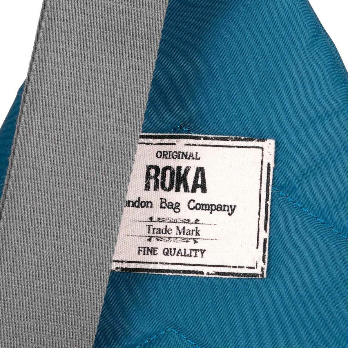 Roka Willesden B Sustainable Nylon Scooter Bag - Marine Blue - Image 4