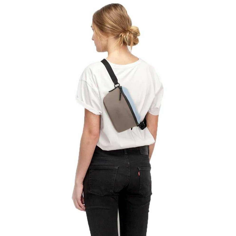 Ucon Acrobatics Lotus Infinity Jona Medium Crossbody Bag - Fog Blue/Dark Sand Beige - Image 4